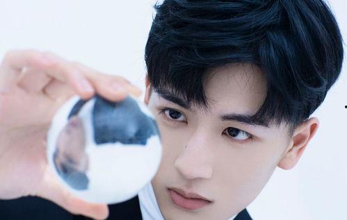 娱乐圈吃瓜张凌赫是谁,揭秘他的神秘身份与走红之路